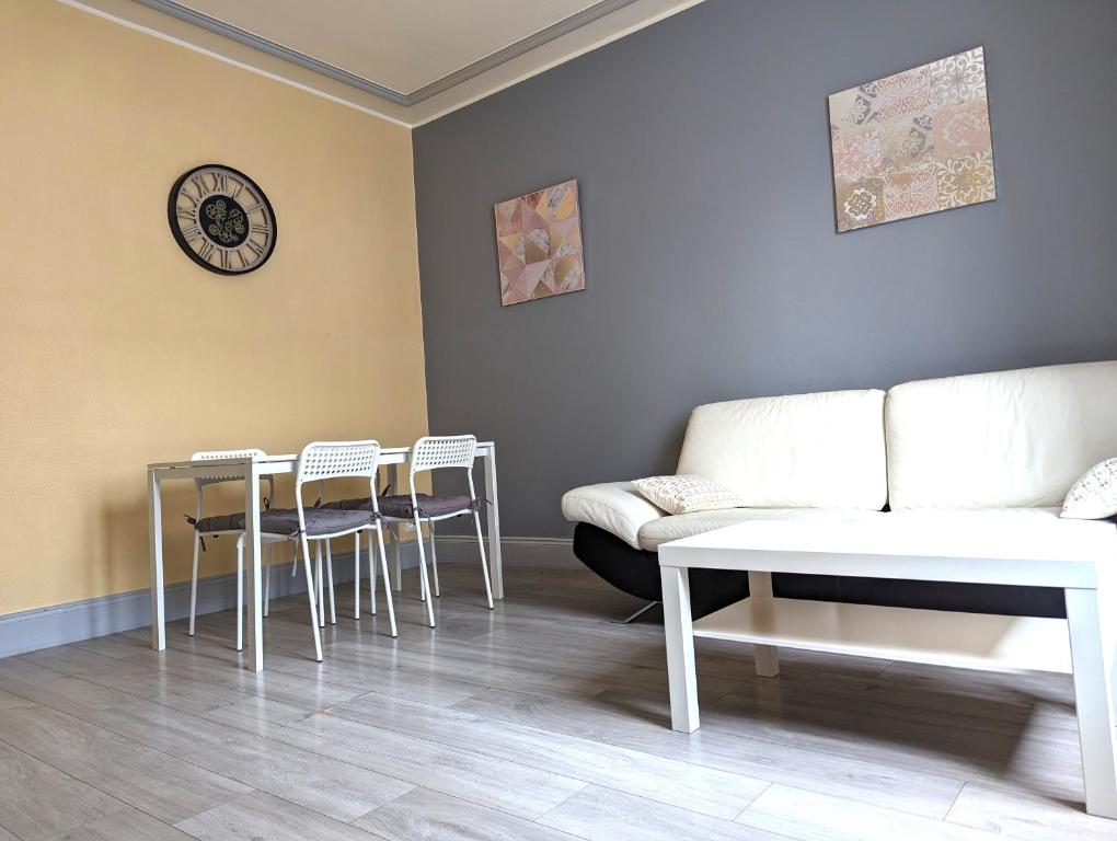 Le Mirage - appartement 2 chambres, salon, cuisine équipée, parking et wifi gratuit – photo 7