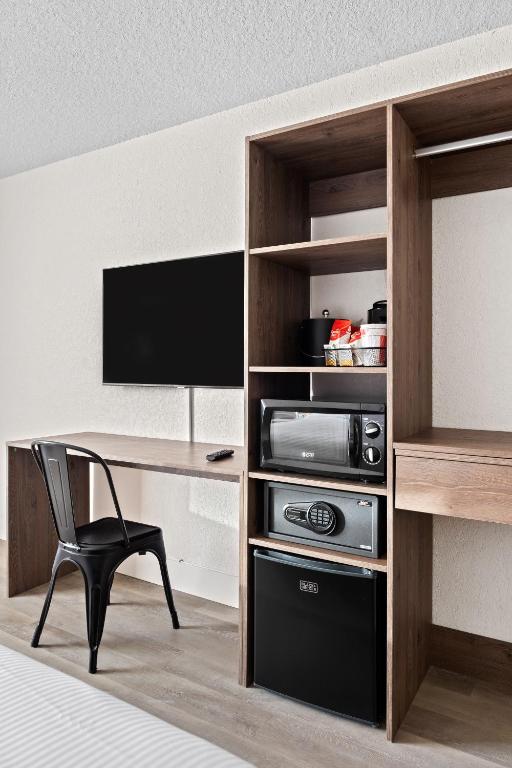 Developer Inn Highway, A Howard Johnson by Wyndham - King Room - Non-Smoking