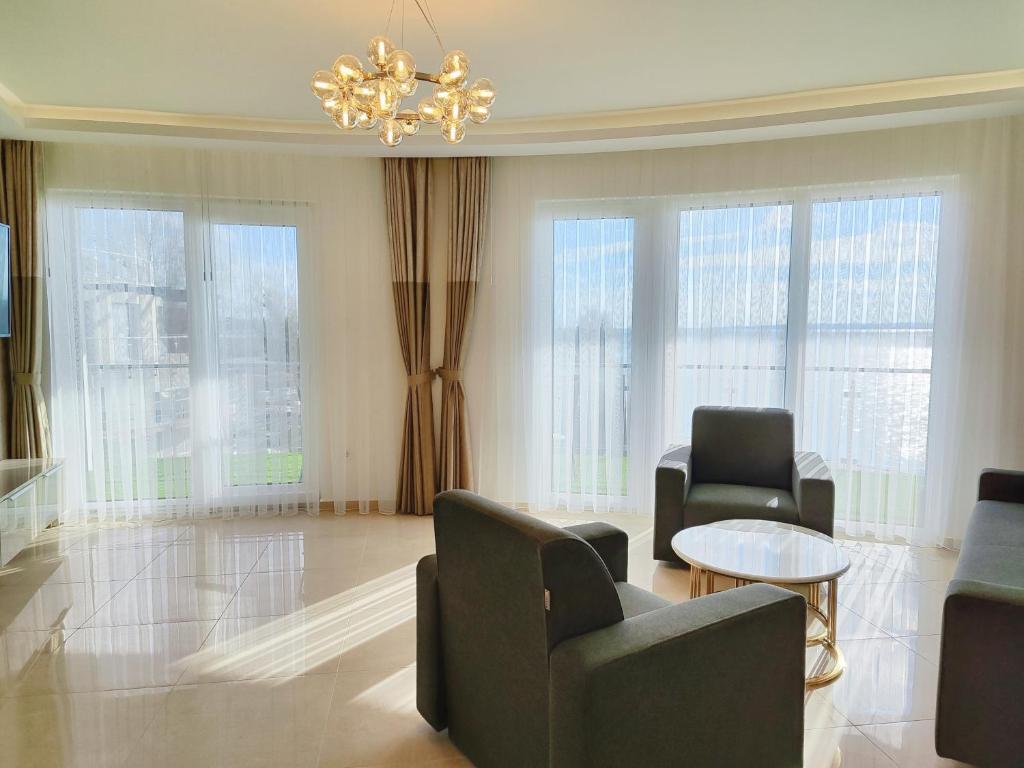 A seating area at Royal Martin's Apartment