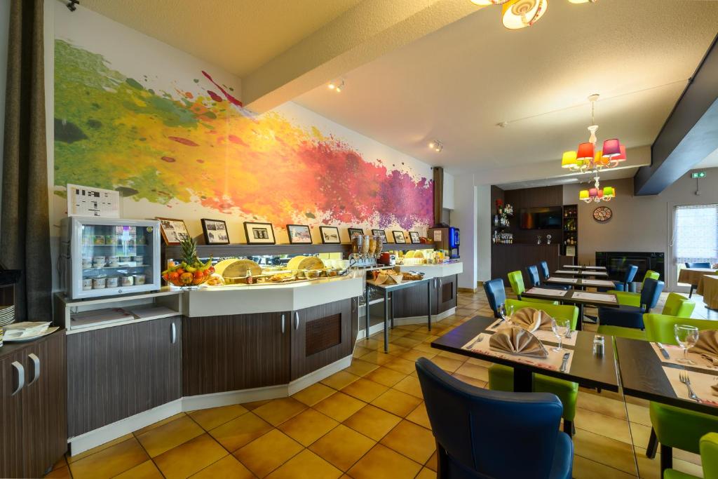 Restaurace v ubytování BRIT HOTEL Confort CAMBRAI