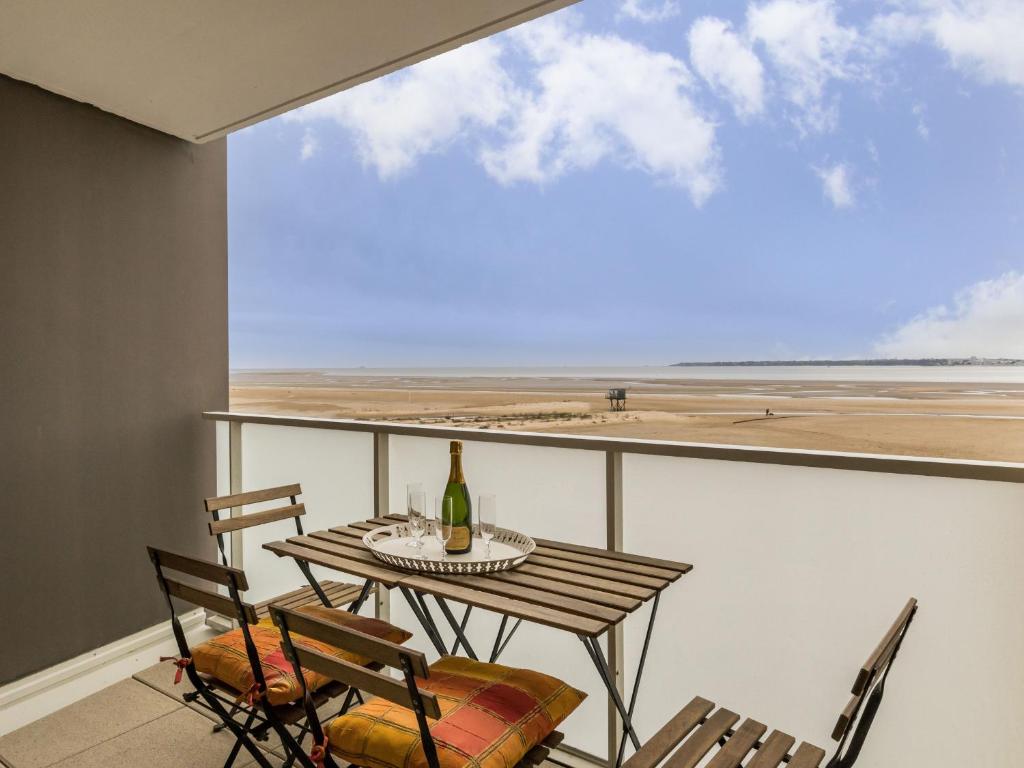 Balkón alebo terasa v ubytovaní Appartement à Saint-Brevin-les-Pins avec Balcon et Parking - FR-1-306-1242