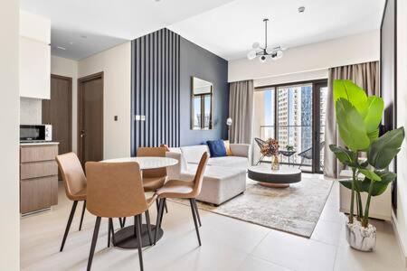 Posezení v ubytování Silkhaus premium 1BDR in Burj Royale elegant tower