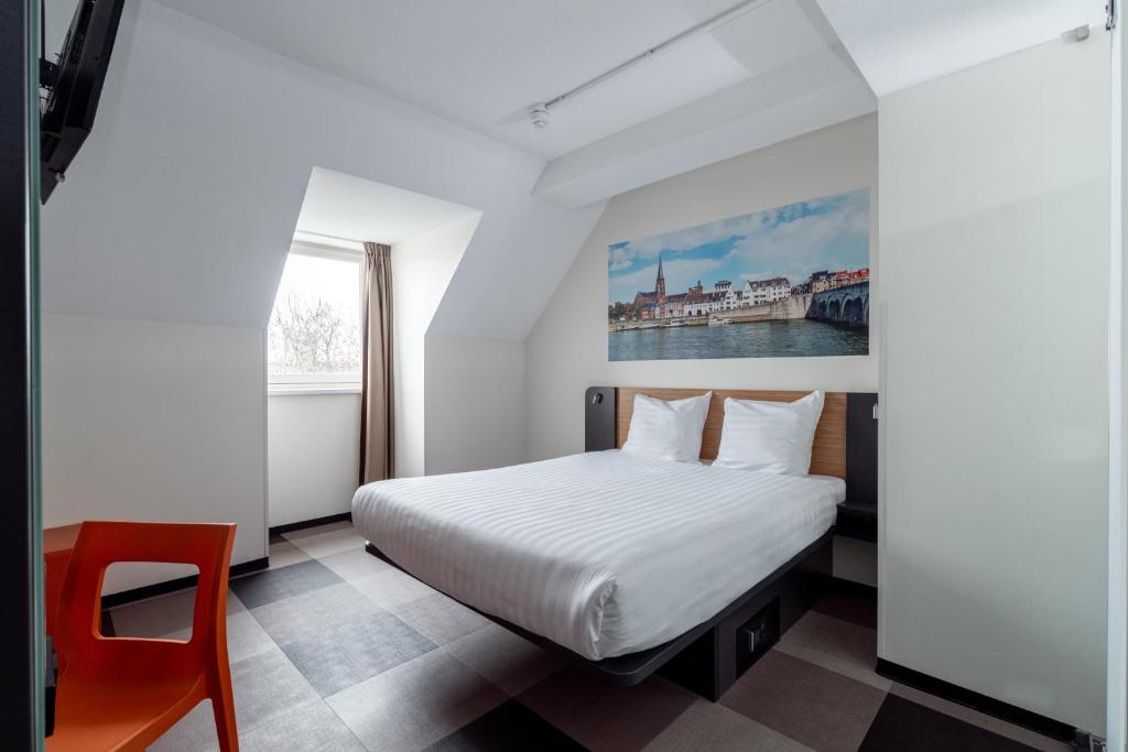 easyHotel Maastricht City Centre - Resim 8