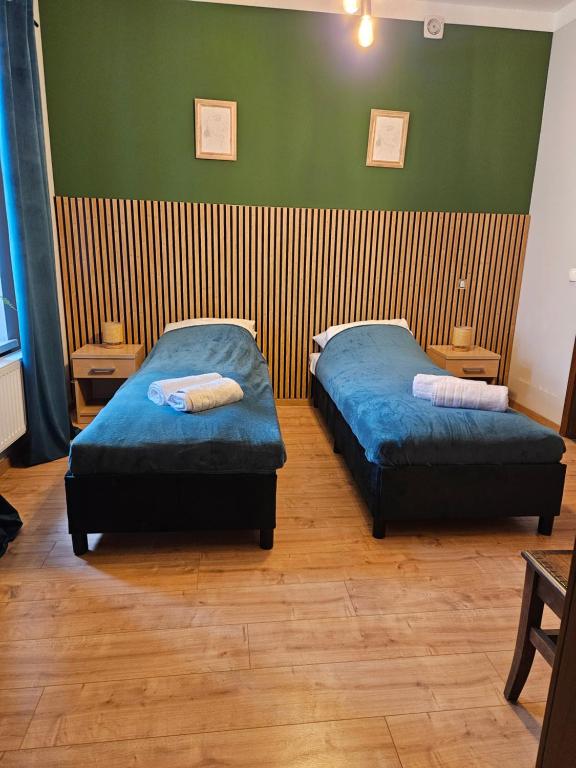 Dworek Szumilas - Chambre Jumelle Avec Salle De Bain Privée