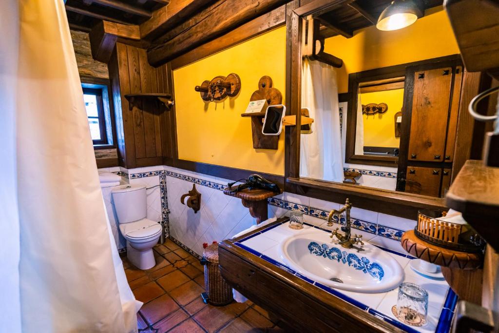 Kúpeľňa v ubytovaní Prada a Tope - Palacio de Canedo