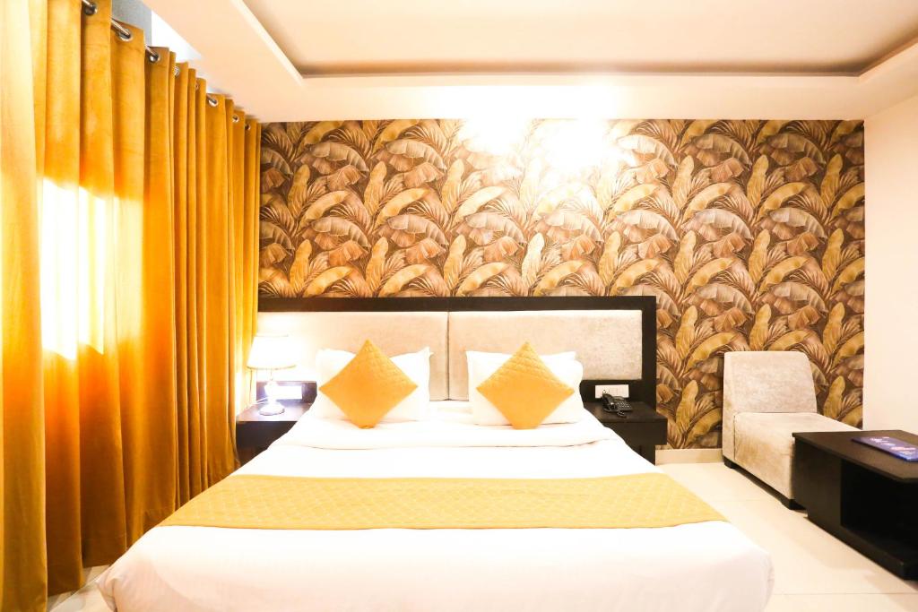 Hotel Aashiyana New Delhi - Double Room With Private Bathroom