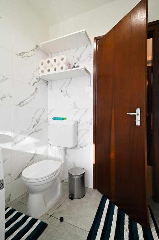Koupelna v ubytování Vár-Lak Apartman