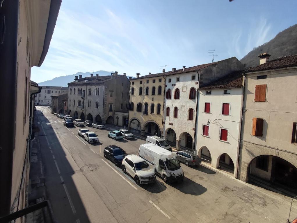 Nespecifikovaný výhled na hory nebo výhled na hory při pohledu z aparthotelu