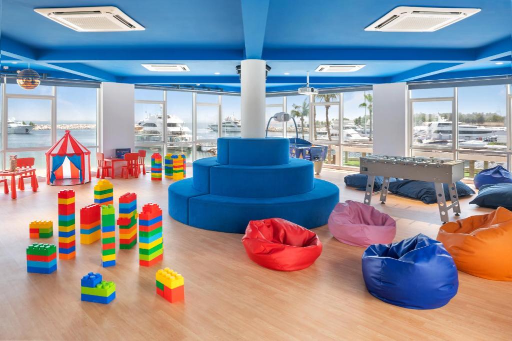 Dětský klub v ubytování JA Beach Hotel, Dubai