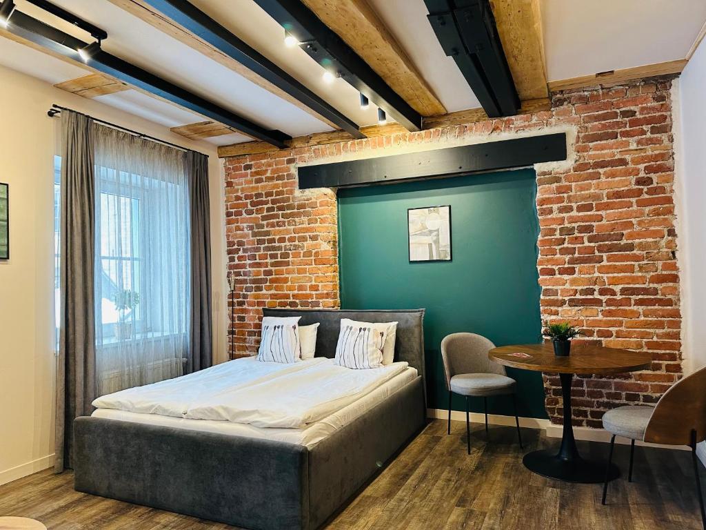 Colonel Suites & Apartments - Studio