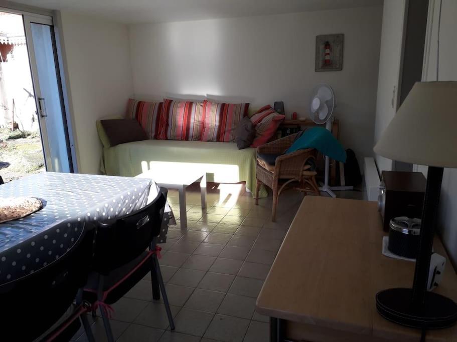 Ένα ή περισσότερα κρεβάτια σε δωμάτιο στο Appartement proche centre - P04202