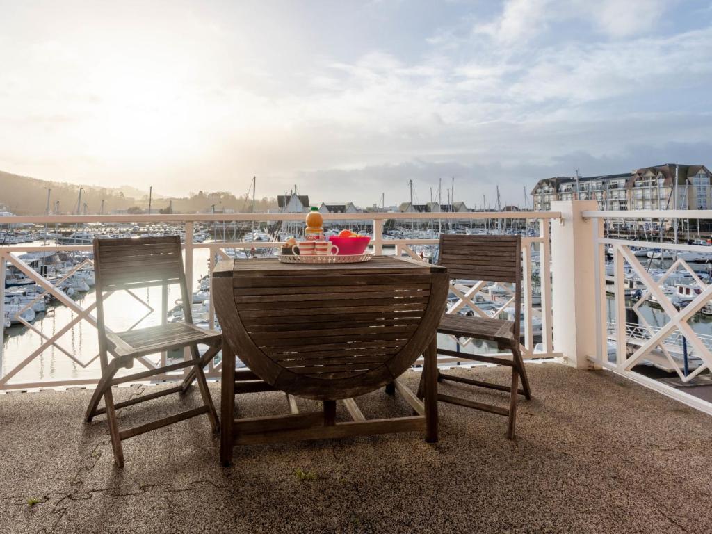 Balkoni atau teres di Apartment Le Manoir-2 by Interhome
