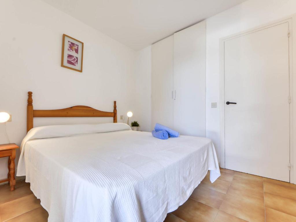 Posteľ alebo postele v izbe v ubytovaní Apartment Platja de Roses-4 by Interhome