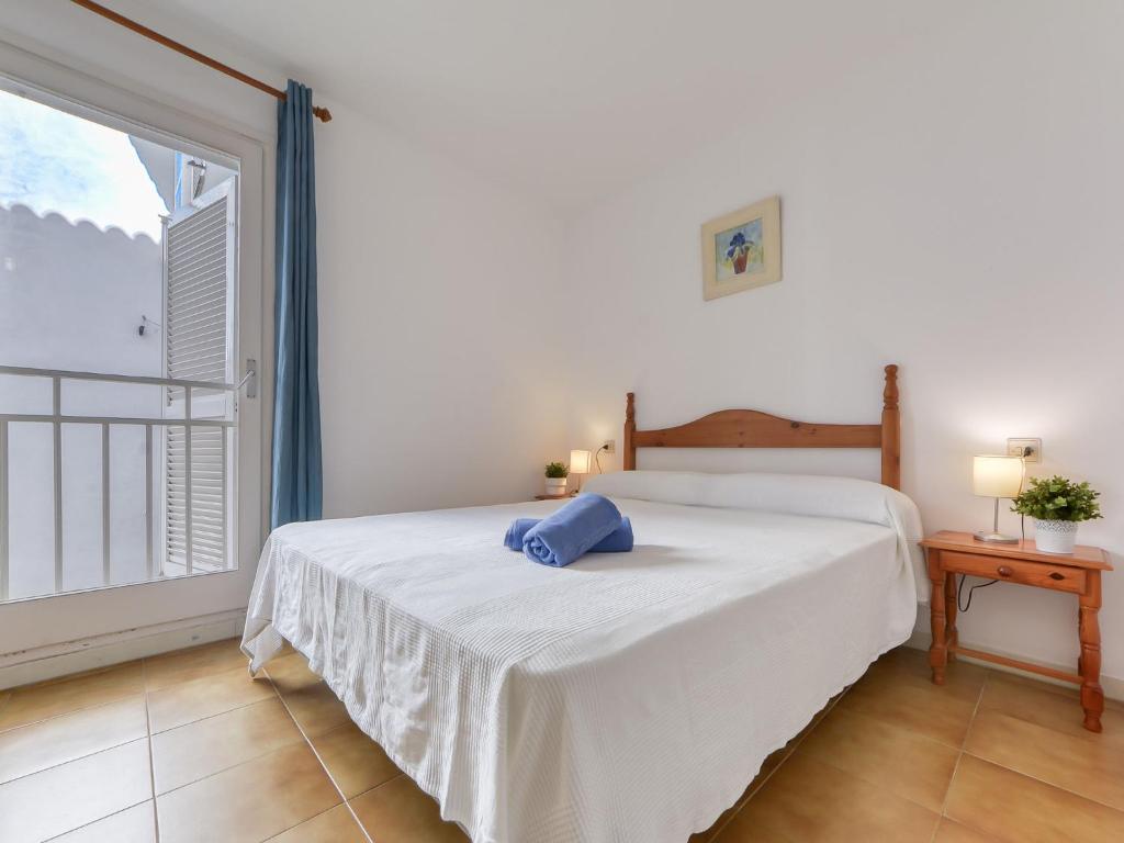 Postel nebo postele na pokoji v ubytování Apartment Platja de Roses-10 by Interhome