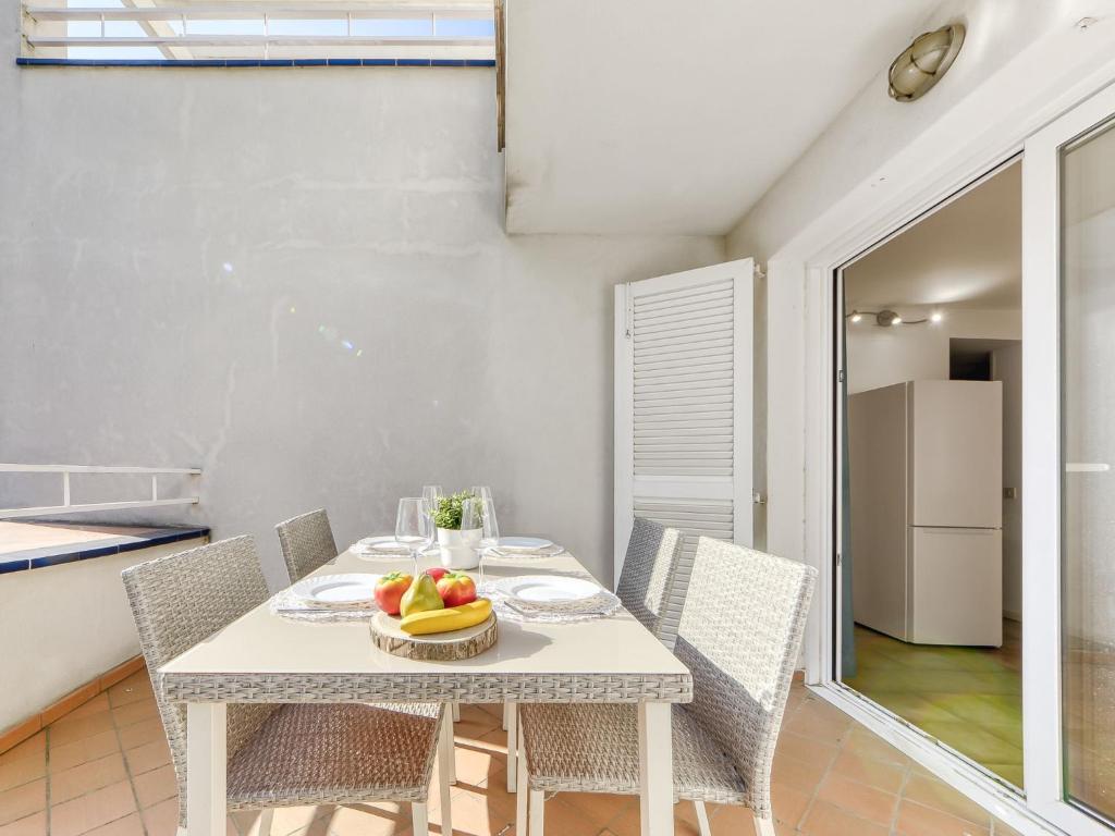 Fotografie z fotogalerie ubytování Apartment Platja de Roses-10 by Interhome v destinaci Roses