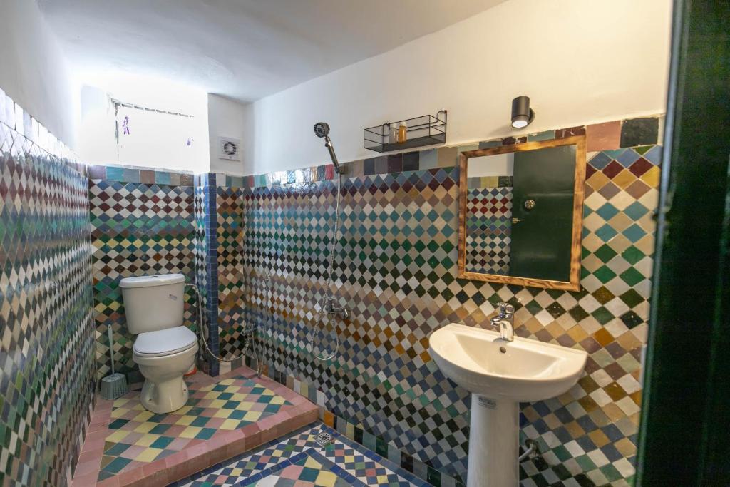 Koupelna v ubytování Riad dar Yamna