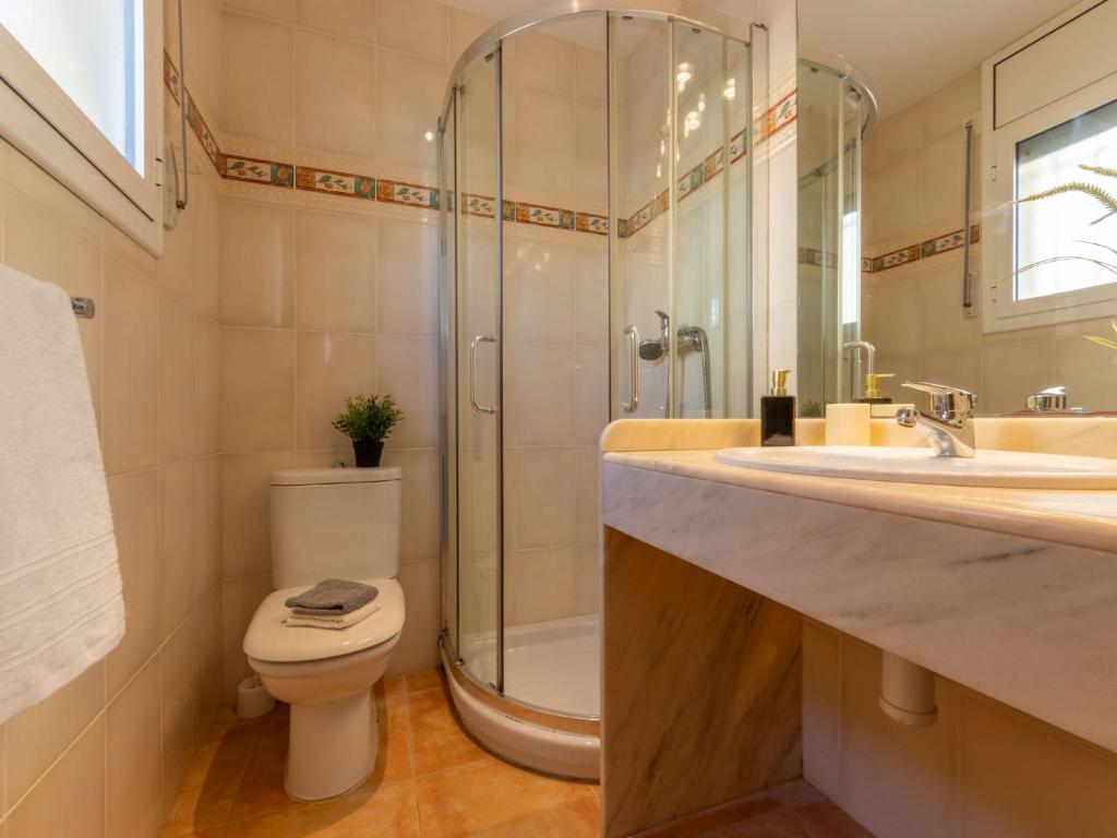 Kúpeľňa v ubytovaní Holiday Home Sally by Interhome