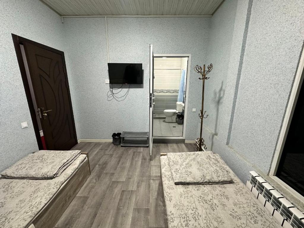 Uma cama ou camas num quarto em Stay hostel