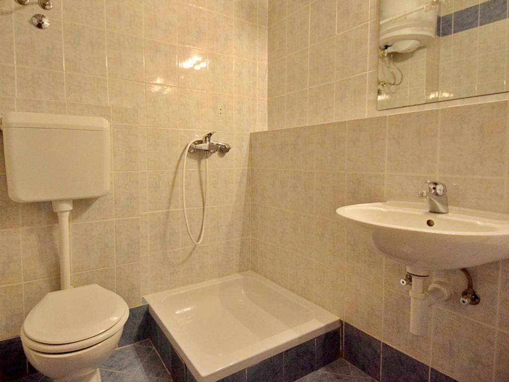 Kúpeľňa v ubytovaní Apartment Meridiana-4 by Interhome