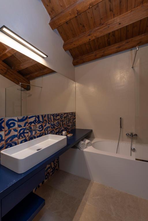 Borgo Giallonardo Wine Relais - Luxe Tweepersoonskamer Met Uitzicht Op Zee