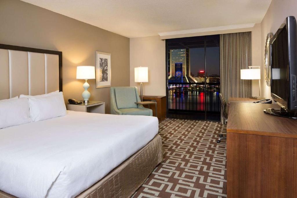 DoubleTree by Hilton Jacksonville Riverfront, FL - Stanza King - Riverfront
