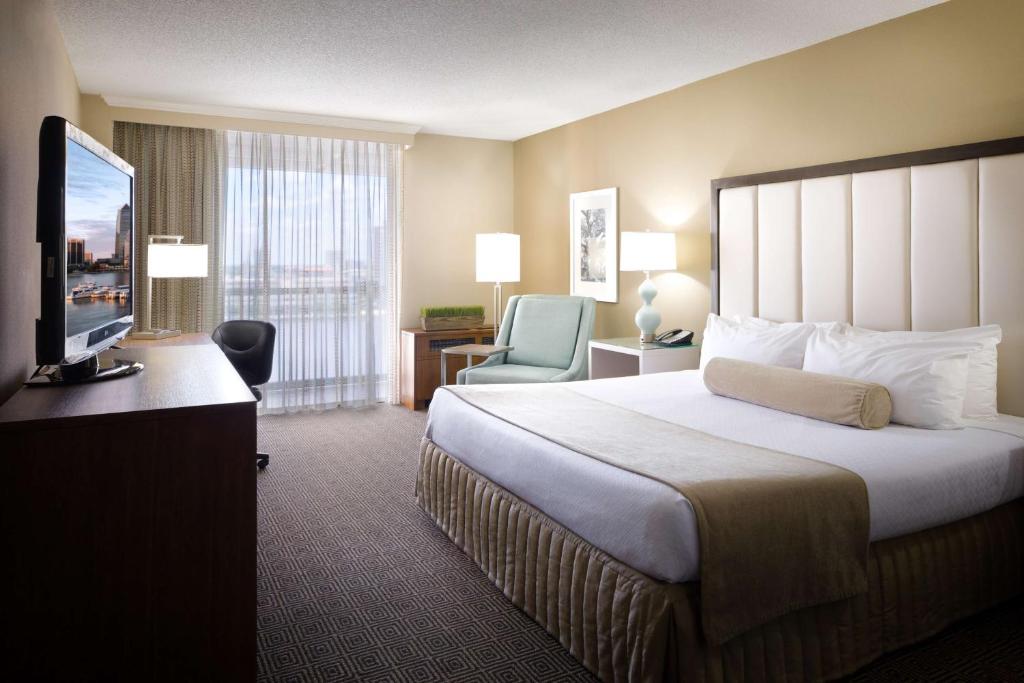 DoubleTree by Hilton Jacksonville Riverfront, FL - Stanza King - Riverfront
