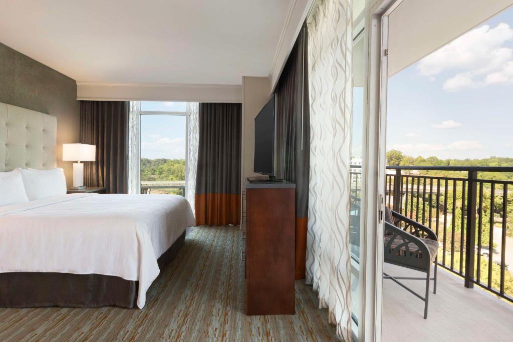 Embassy Suites by Hilton Greenville Downtown Riverplace - King Studio Suite Avec Balcon