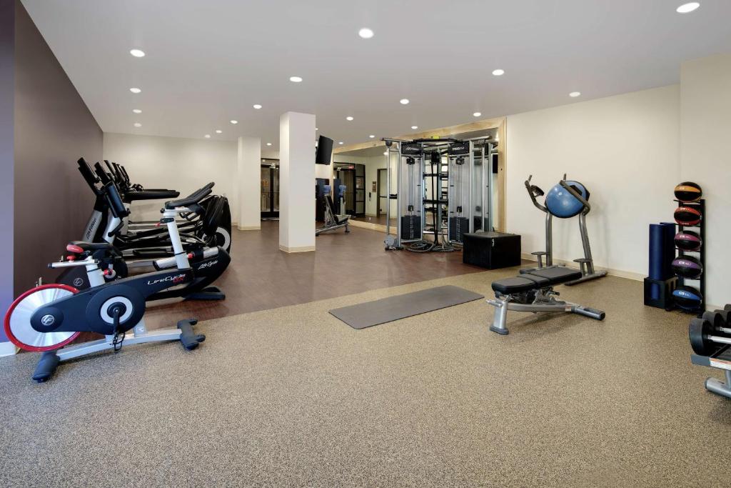 Fitness centrum a/nebo fitness zařízení v ubytování Highline Vail - a DoubleTree by Hilton