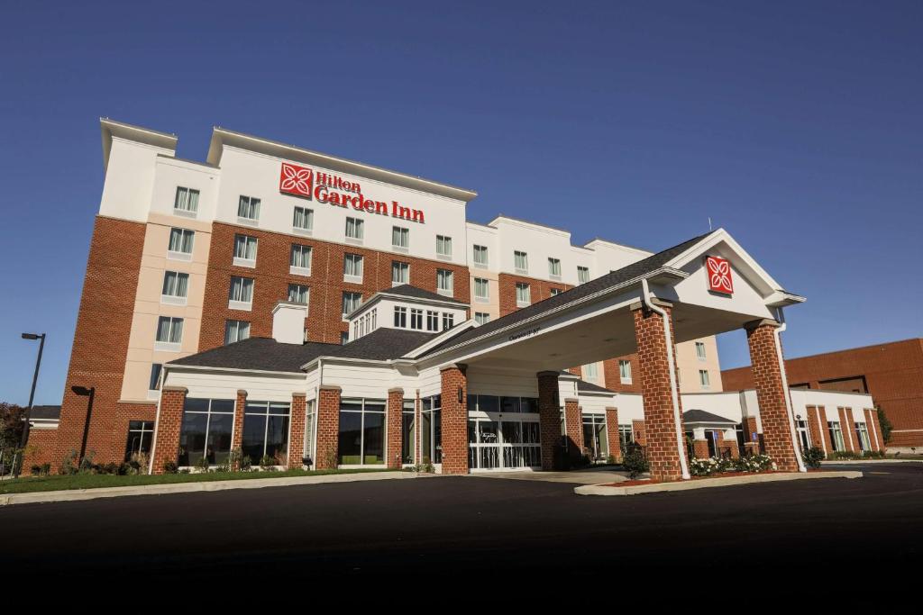 a rendering of the front of a hotel at Hilton Garden Inn Indiana at IUP in Indiana
