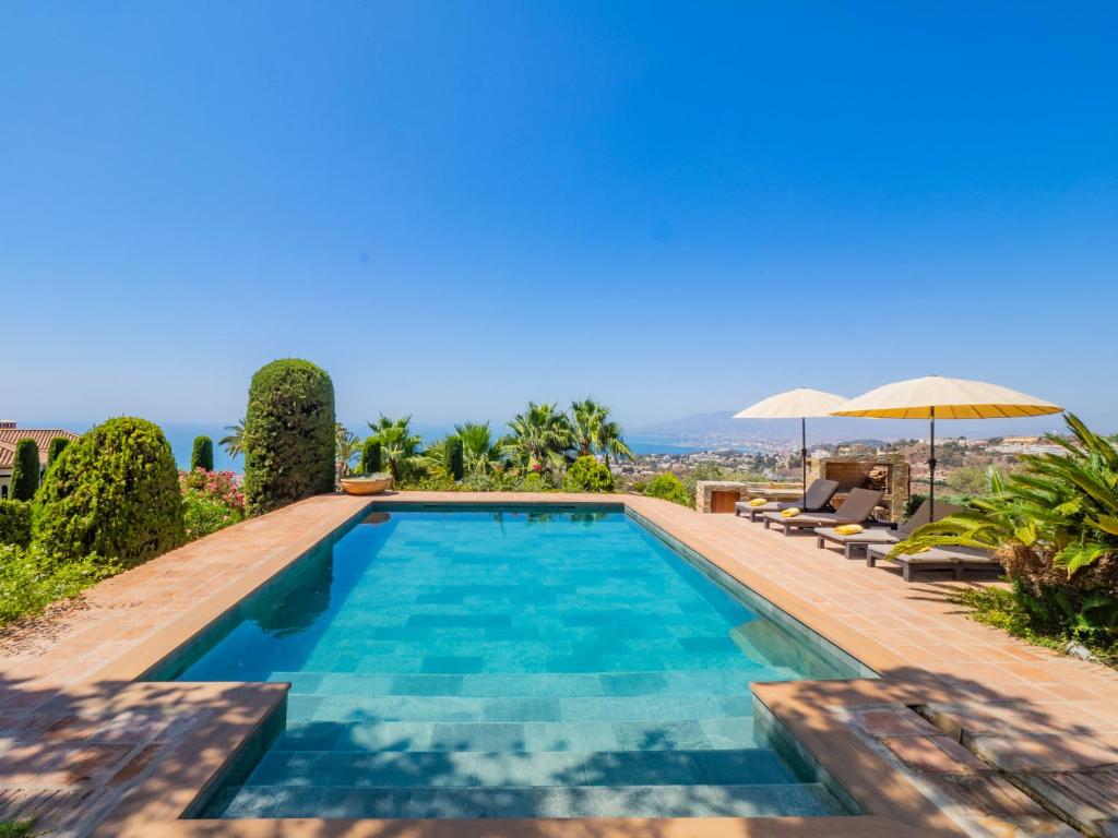 Bazén v ubytování Cubo's Mountain Bayview Luxury Villa nebo v jeho okolí