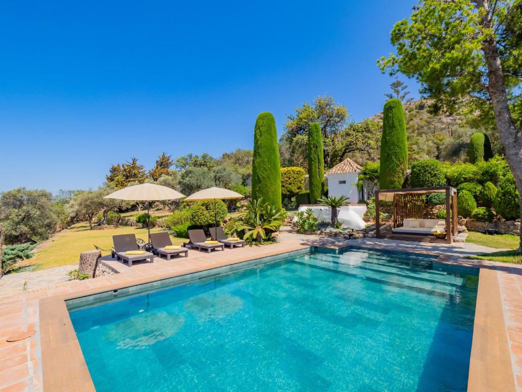Bazén v ubytování Cubo's Mountain Bayview Luxury Villa nebo v jeho okolí