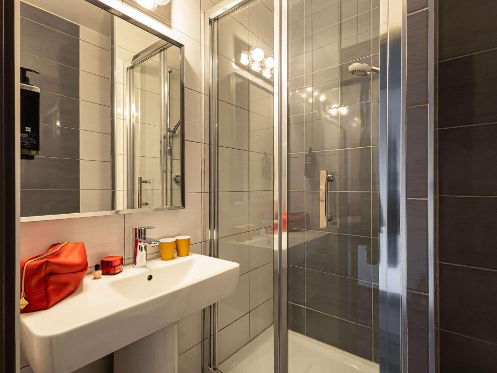 Koupelna v ubytování ibis Styles Saint-Quentin