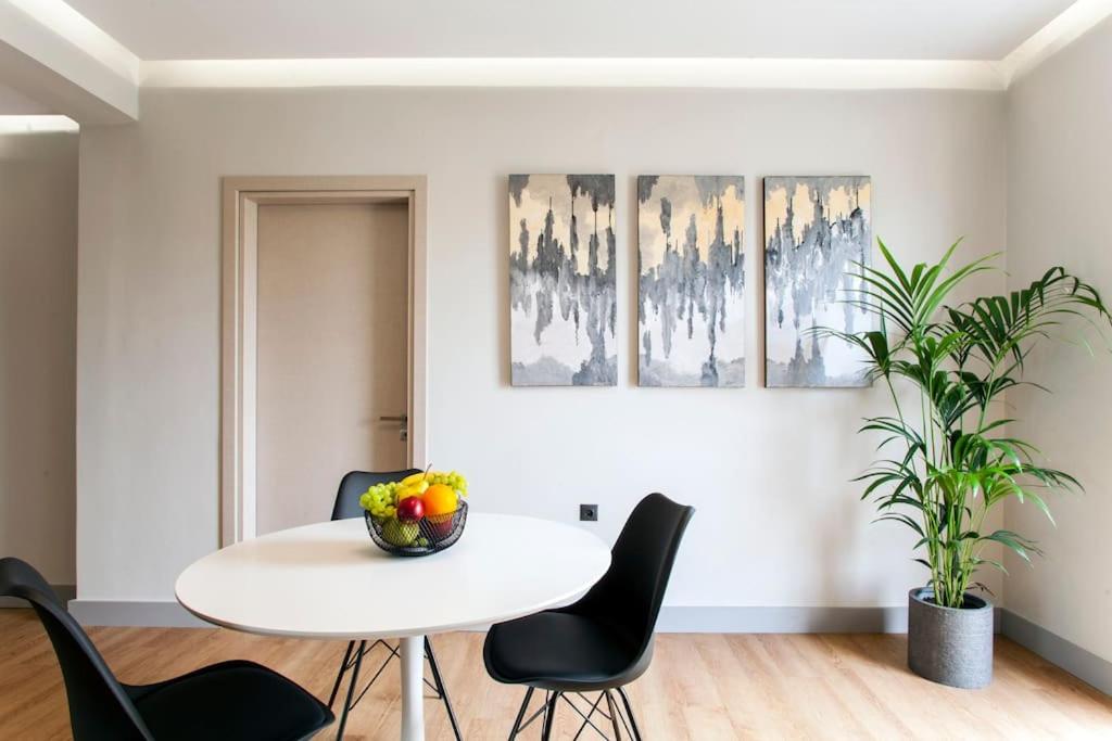 Minimal Loft Art with Sea View Over Heraklion Harbour - 10