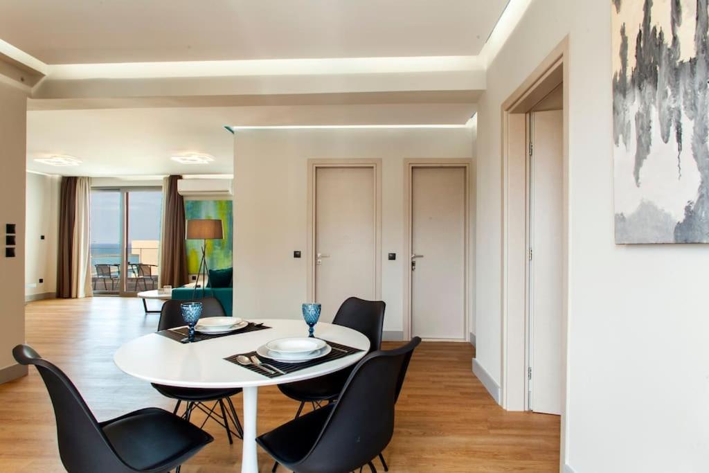 Minimal Loft Art with Sea View Over Heraklion Harbour - 17