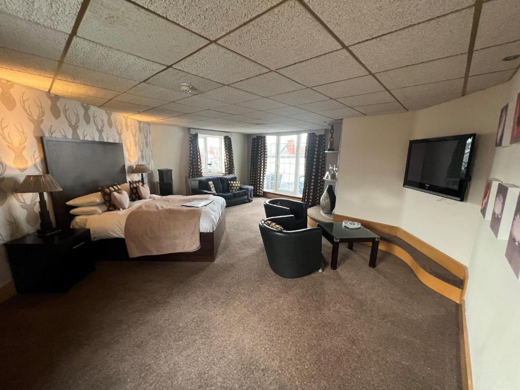 Inn On The Prom At The Fernlea Hotel - 