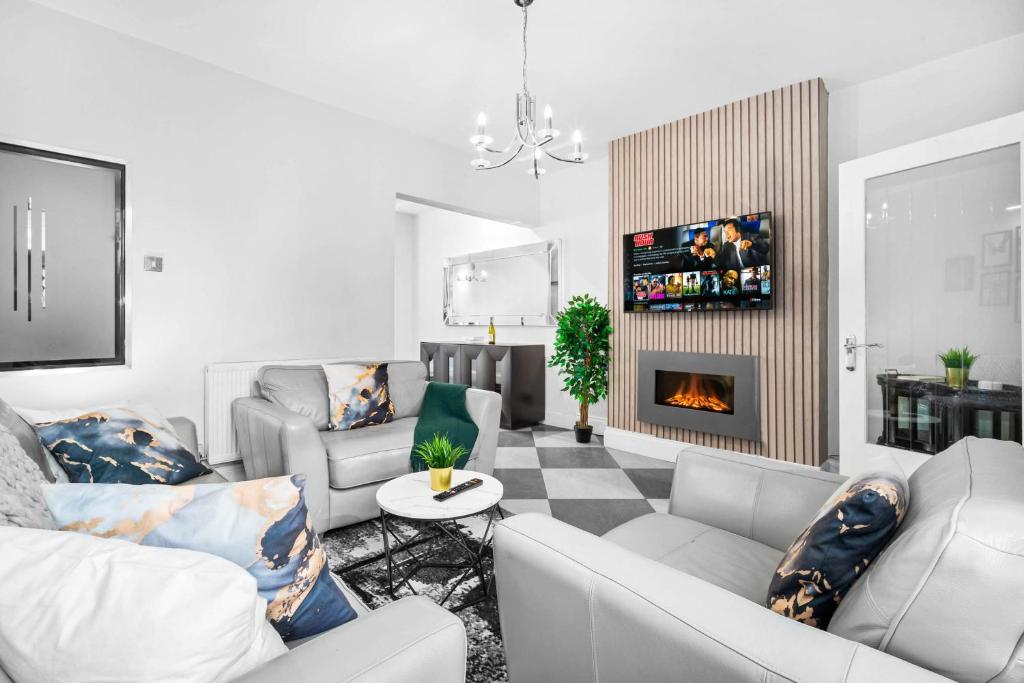 Et opholdsområde på Stylish 4 Bedroom Townhouse - Edgbaston - Near Birmingham City Centre - Sleeps 8 - Parking - 578P