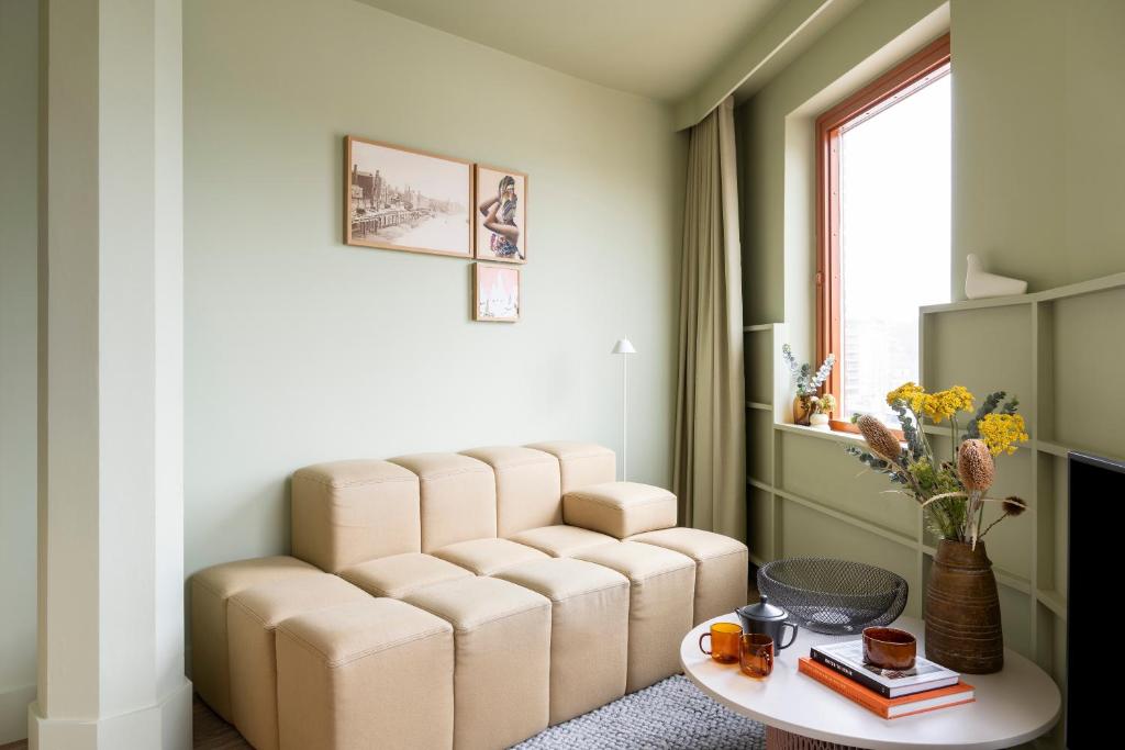 Locke at Broken Wharf - Resim 35