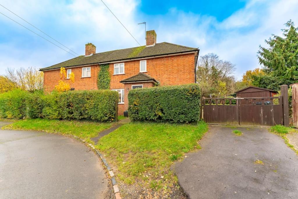 Luxury home in Gerrards Cross, Chalfont Saint Peter (updated prices 2024)