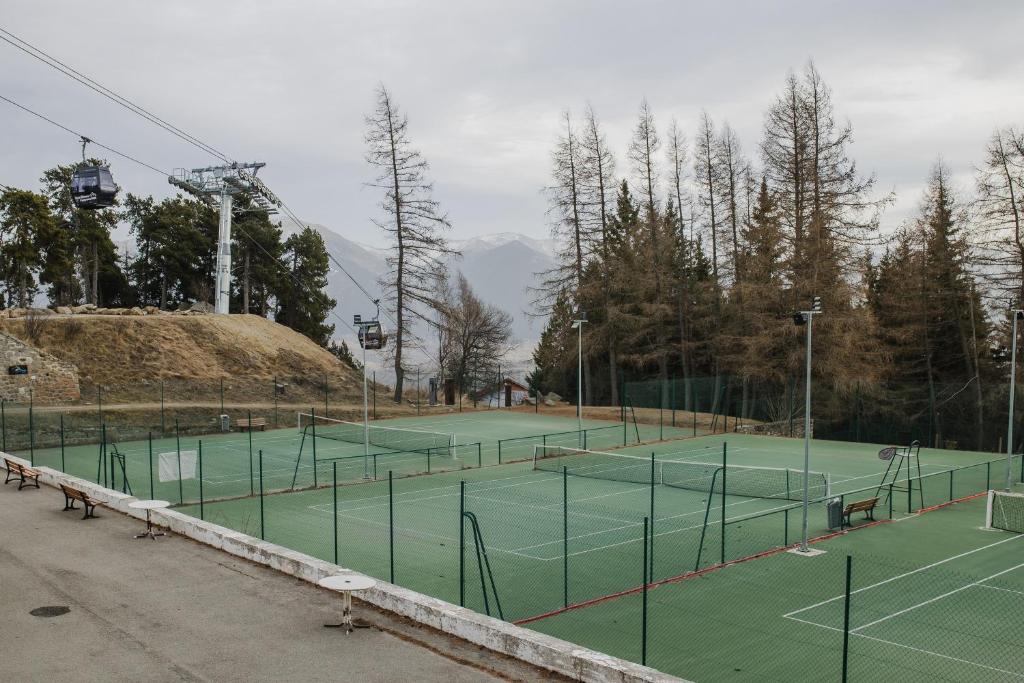 Tenis a/nebo squash v ubytování Appartement T2 Font Romeu nebo okolí
