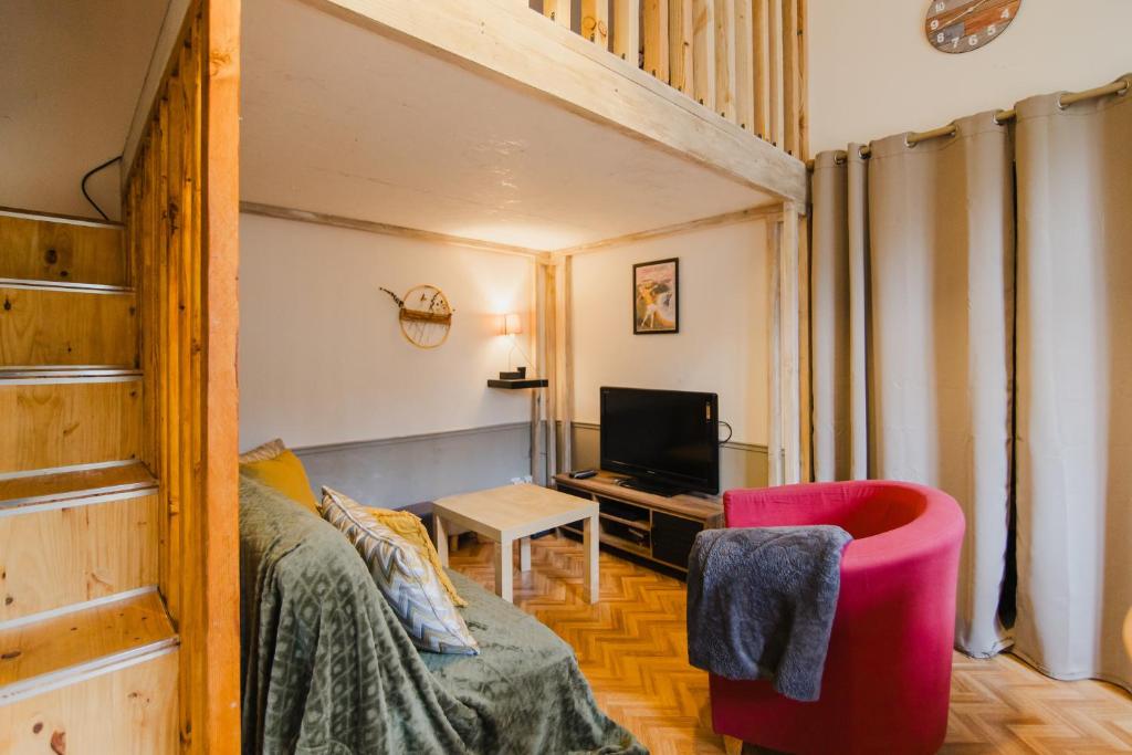 TV a/nebo společenská místnost v ubytování Appartement T2 Font Romeu