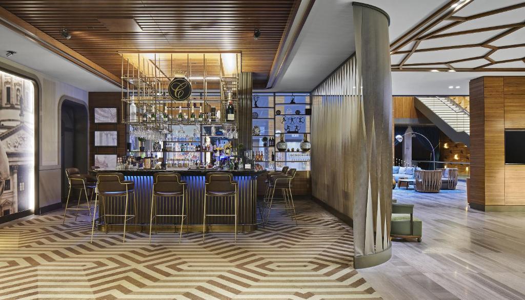 TITANIC Chaussee Berlin - Resim 45