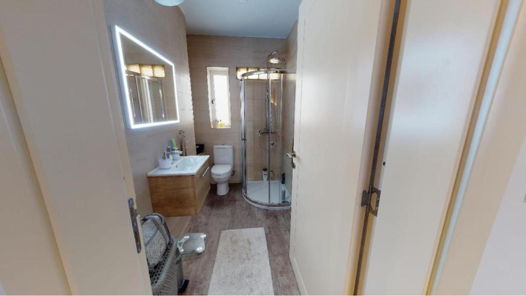 Koupelna v ubytování Double bedroom in St Julians in shared house