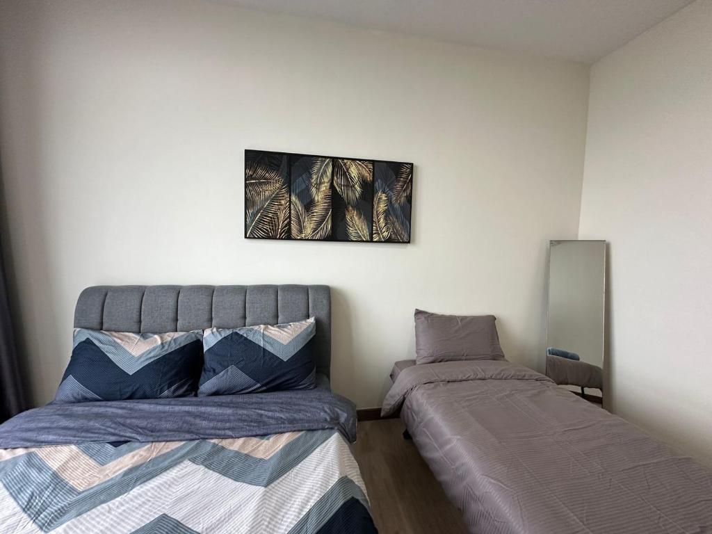 Postel nebo postele na pokoji v ubytování Cozy couple apartment suite