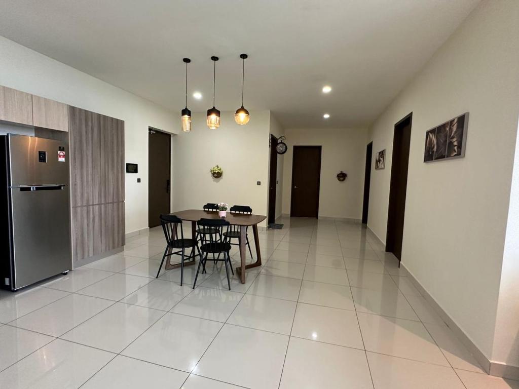 Kuchyň nebo kuchyňský kout v ubytování Cozy couple apartment suite