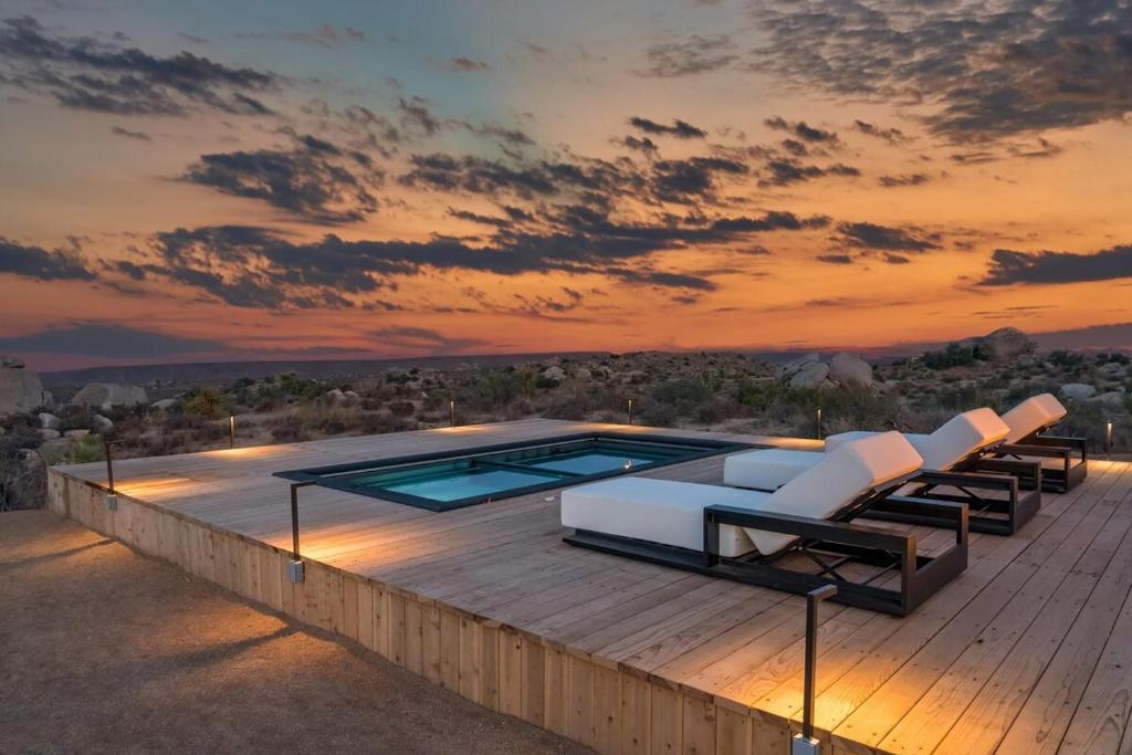 Atomic Ranch l Modern Pool Cabin Against 250 Acres, Pioneertown ...