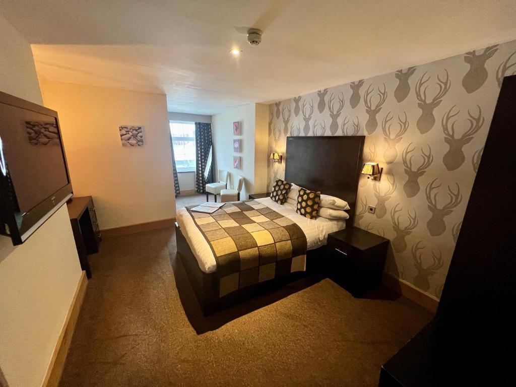 Inn On The Prom At The Fernlea Hotel - 