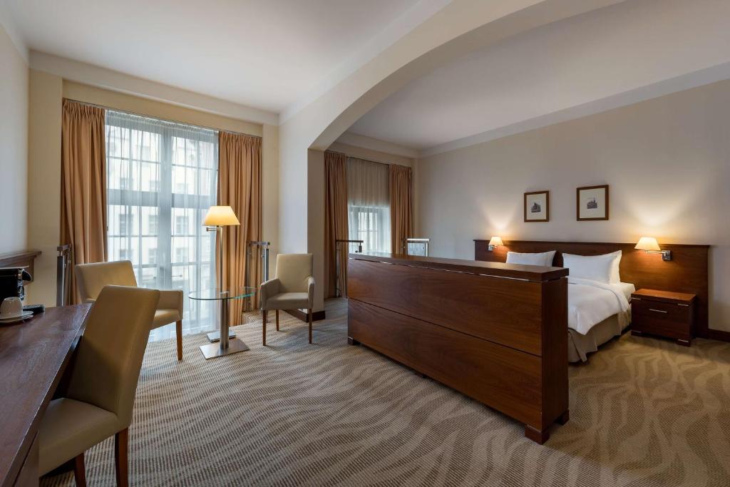 Postel nebo postele na pokoji v ubytování Radisson Blu Hotel, Gdańsk