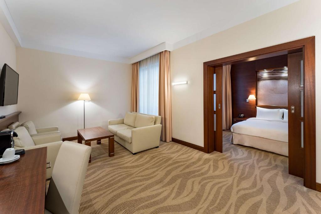 TV a/nebo společenská místnost v ubytování Radisson Blu Hotel, Gdańsk