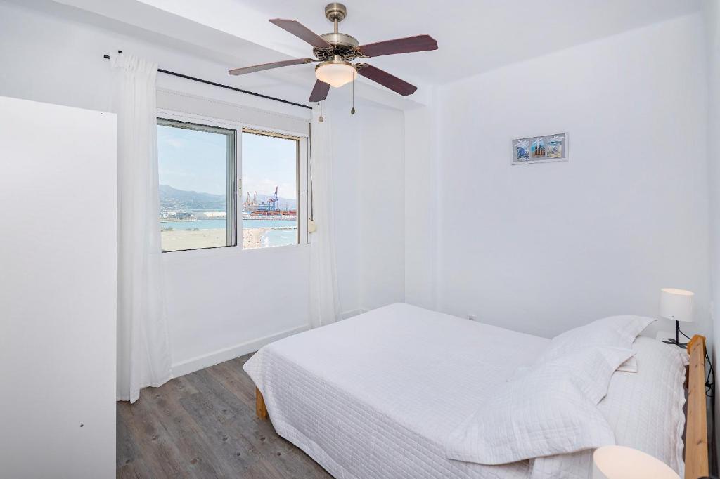 Posteľ alebo postele v izbe v ubytovaní Impresionante vista al mar - Elegante apartamento