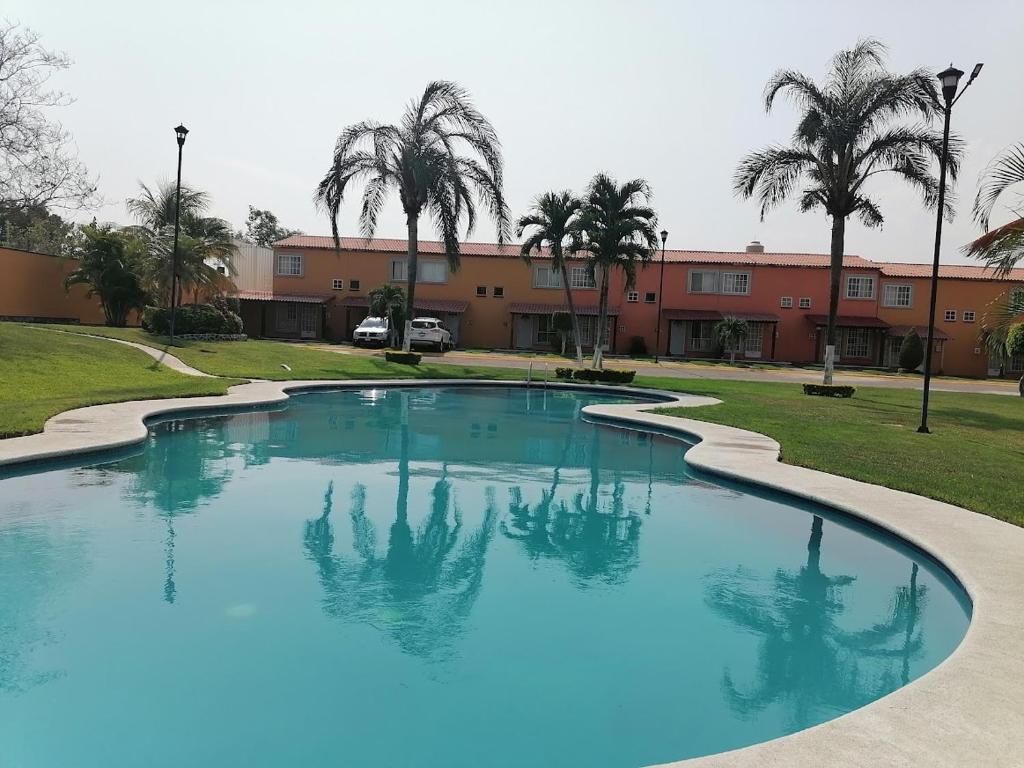 VILLAS del SEMINARIO CERCA DE ALBERCA OLIMPICA Y TEC DE MONTERREY